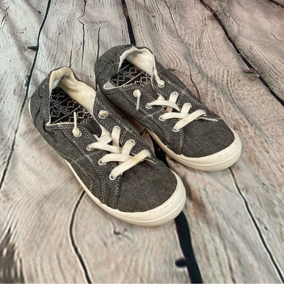 Austin Trading Co. Grey Women’s Slip On Sneakers - Picture 10 of 10